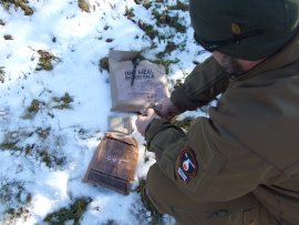 MRE - One Meal, Menu I – Hähnchen-Gulasch