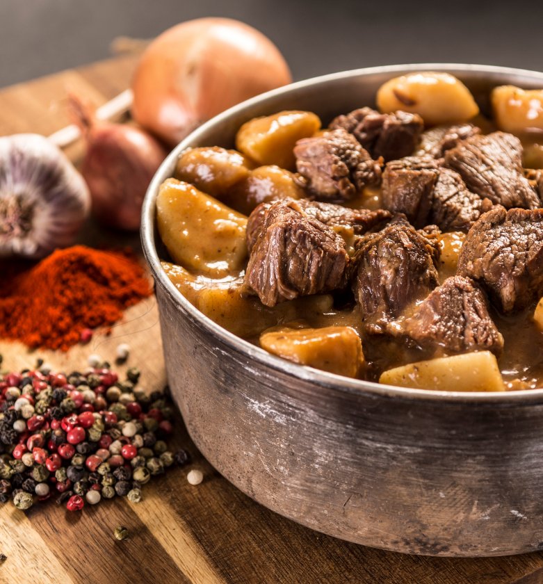 Rindergulasch mit Kartoffeln Adventure Menu