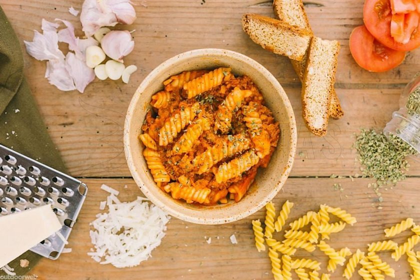 Fusilli all'uovo mit Hähnchen a la Bolognese 350g Forestia