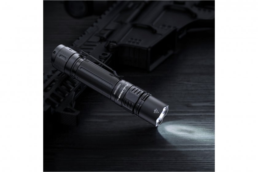 Taktische Taschenlampe Fenix PD36R PRO